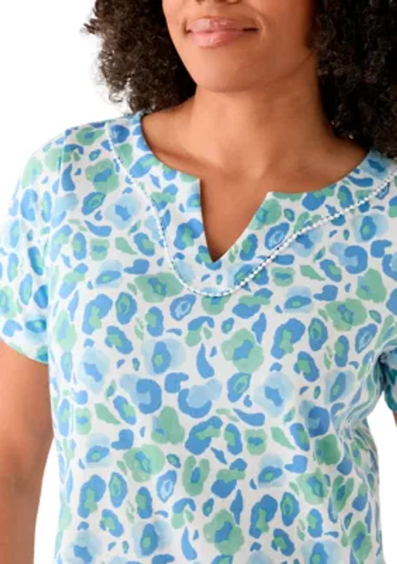 Women's Short Sleeve Crochet Trim Printed T-Shirt