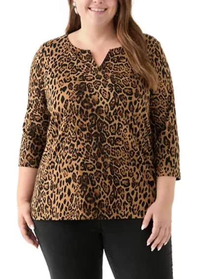 Plus 3/4 Sleeve Split Neck Allover Print Top