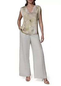 Women's Short Sleeve V-Neck Floral Top