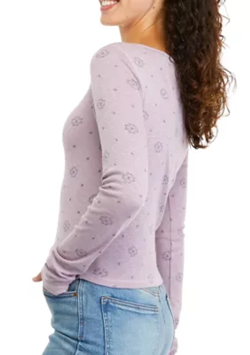Juniors' Long Sleeve Ribbed Scoop Neck T-Shirt