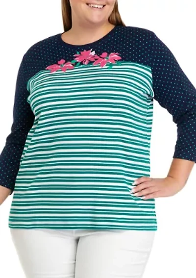 Plus 3/4 Sleeve Round Neck Graphic Top