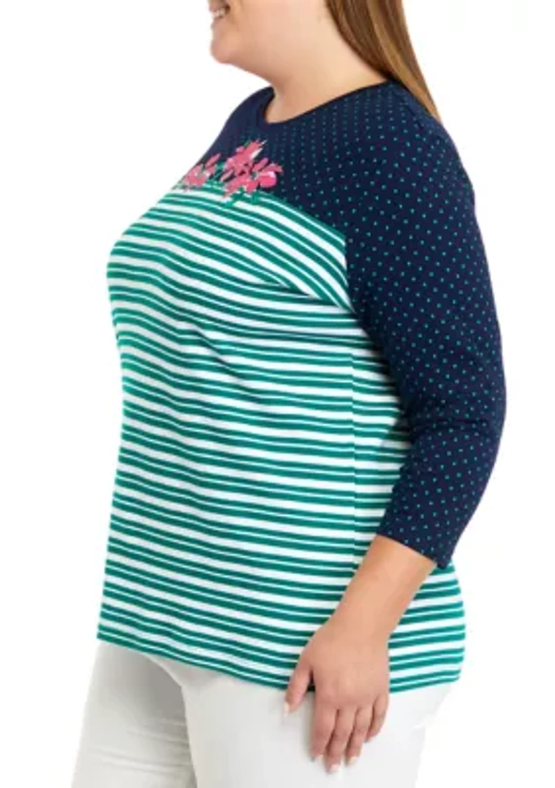 Plus 3/4 Sleeve Round Neck Graphic Top