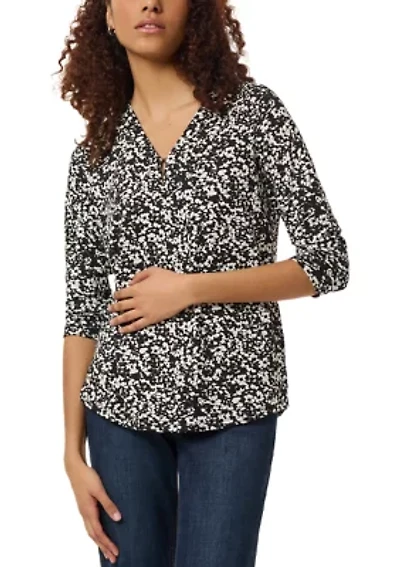 Petite Three Quarter V-Neck Noodle Print Top