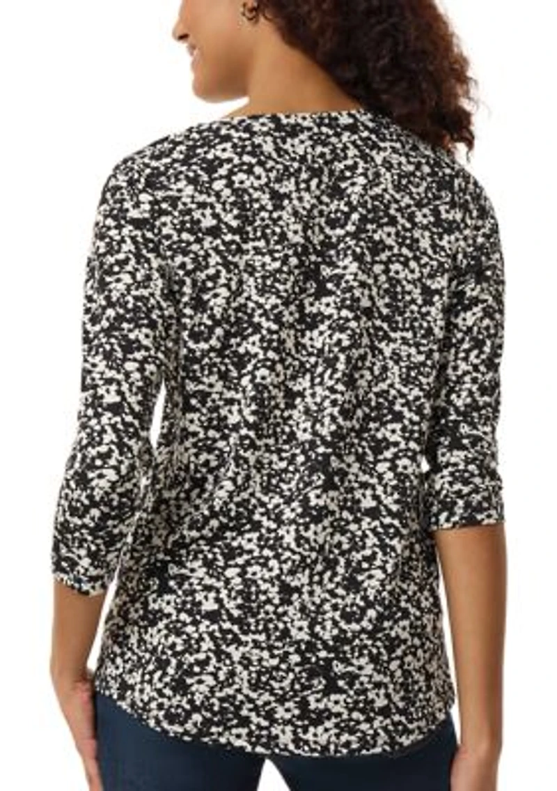 Petite Three Quarter V-Neck Noodle Print Top