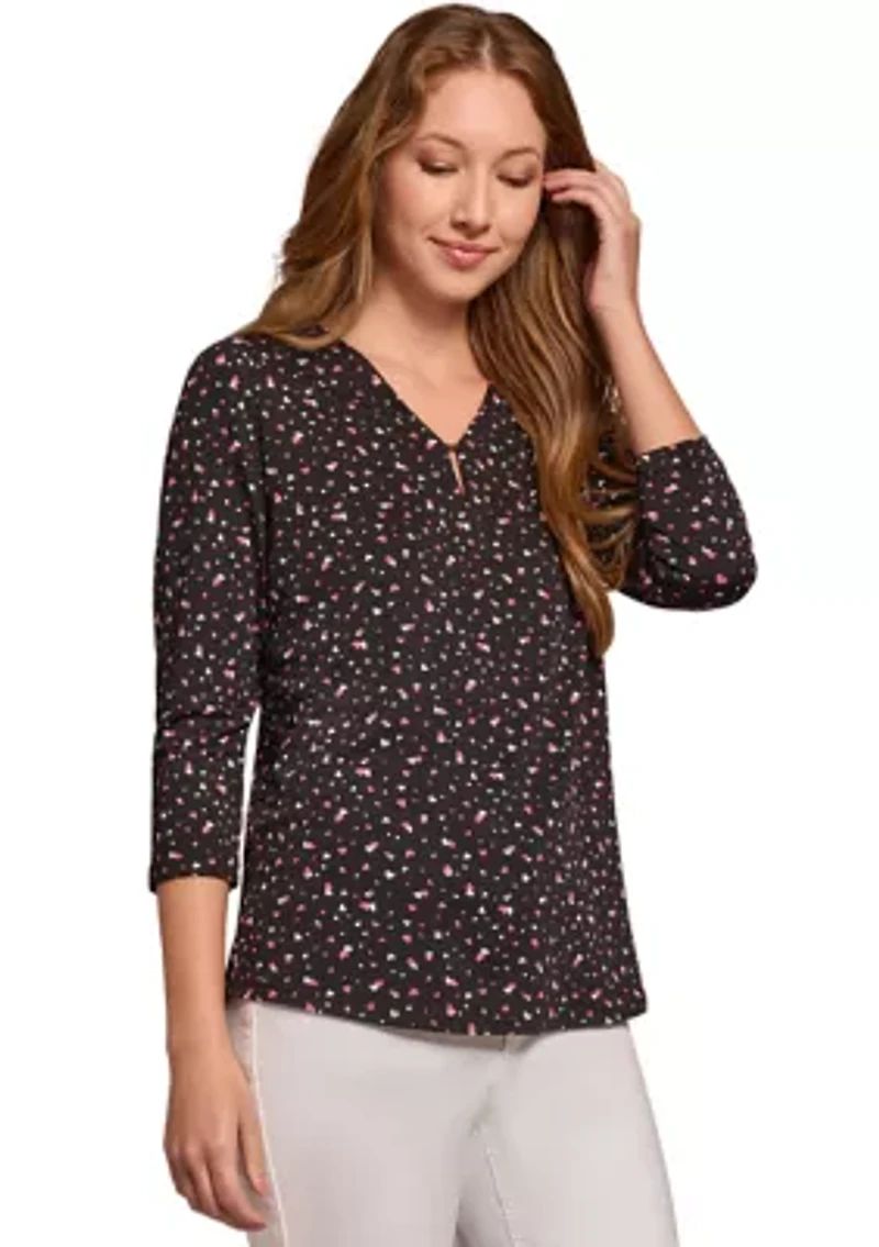 Women's 3/4 Sleeve V-Neck Heart Print Top