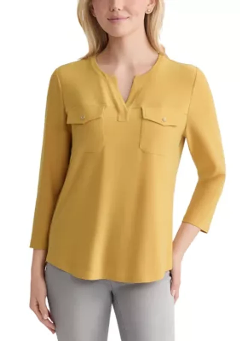 Petite Seeveless V-Neck Pleat Front Shell - Printed