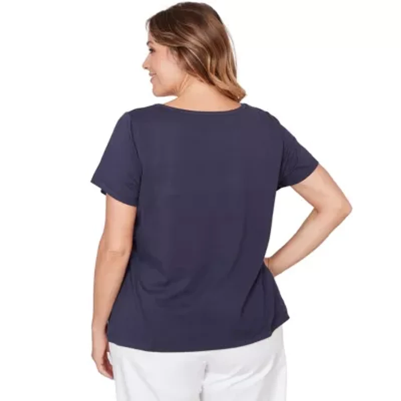SOLID SHORT SLEEVE TOP WITH KISSING KEYHOLE NECKLINE