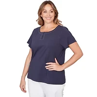 SOLID SHORT SLEEVE TOP WITH KISSING KEYHOLE NECKLINE