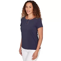 SOLID SHORT SLEEVE TOP WITH KISSING KEYHOLE NECKLINE