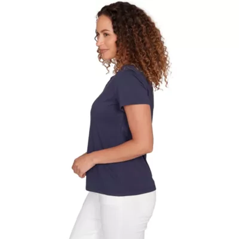 SOLID SHORT SLEEVE TOP WITH KISSING KEYHOLE NECKLINE
