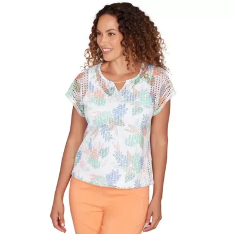 PRINTED OVAL TEXTURE T SLEEVE KEYHOLE TOP