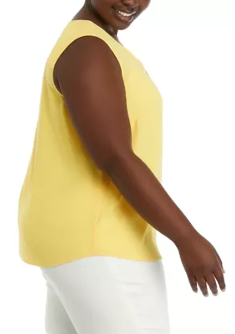 Plus Sleeveless V-Neck Half Zip Blouse