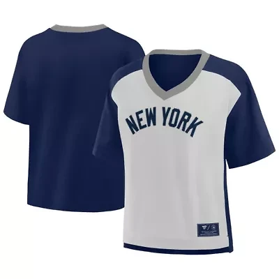 MLB Fanatics New York Yankees Oversized Race To Win V-Neck T-Shirt