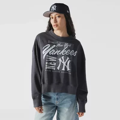 MLB New York Yankees Boxy Mineral Wash Dolmen Sleeve Cropped Sweatshirt
