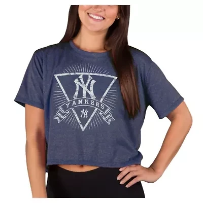 MLB New York Yankees Distressed Quest Boxy Cropped Top
