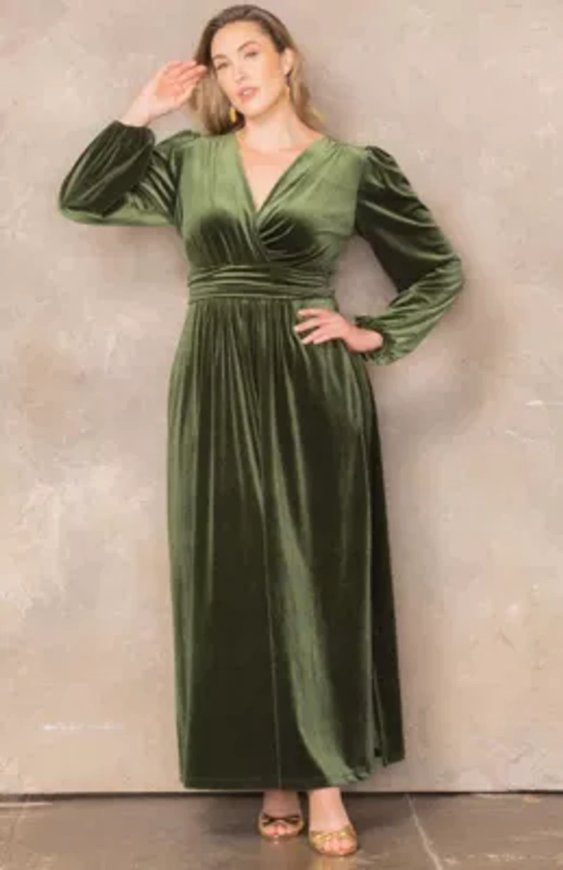 Women's Plus Vivienne Velvet Evening Gown with Pockets