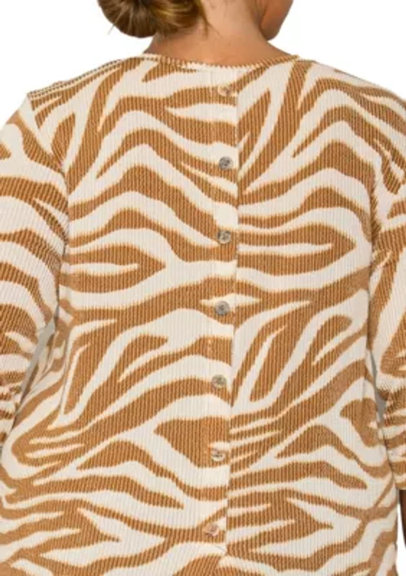Zebra Textured Button Back 3Q Rolled Sleeve
