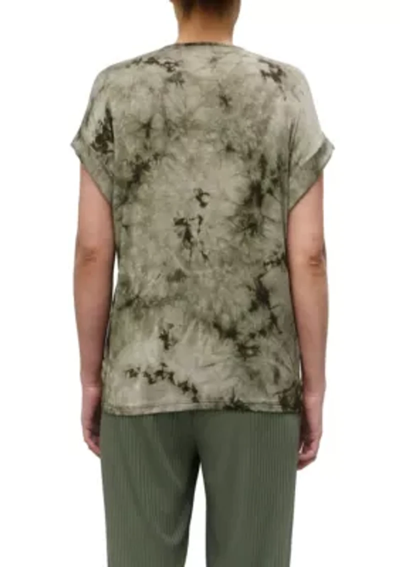 Hand Tie Dye Scoop Neck Knot Front