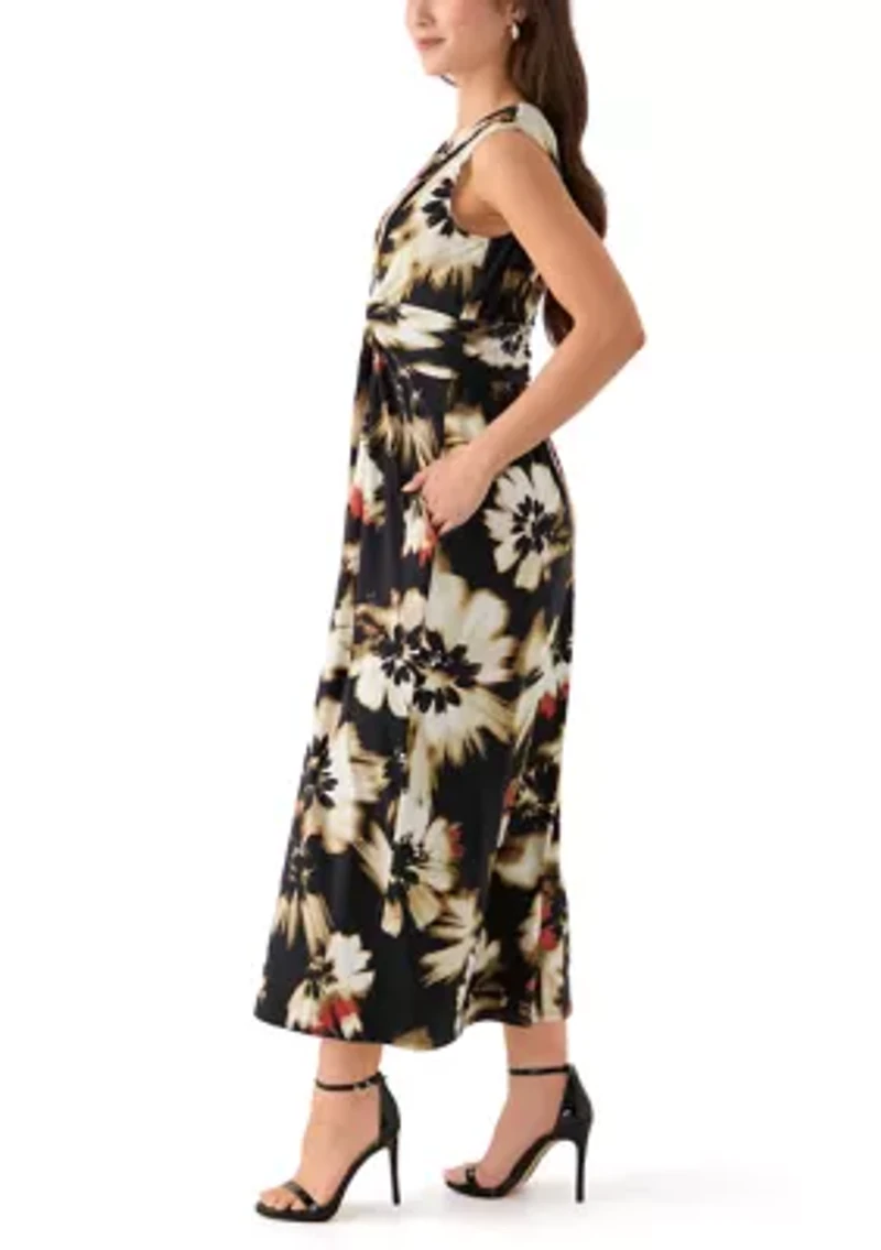 Petite Sleeveless Printed V-Neck Dress