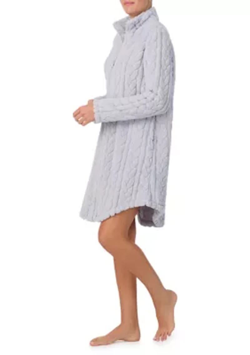 Short Cable Zip Robe