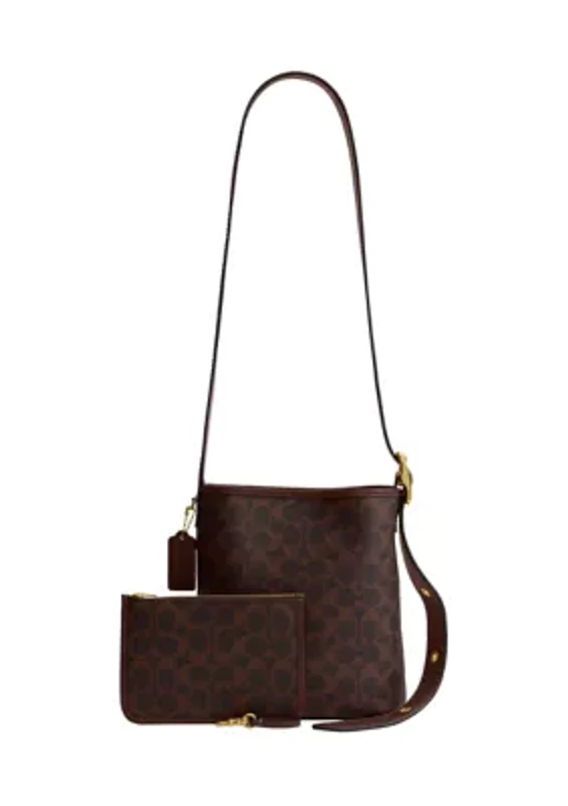 Bleecker Bucket Bag 21 in Signature Canvas