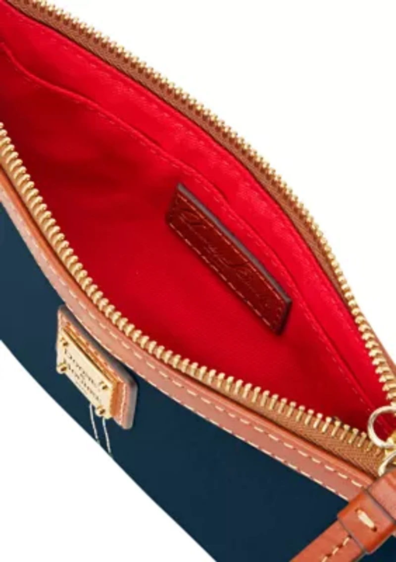 Pebble Grain Large Slim Wristlet