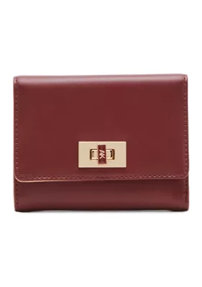 Medium Flap Turn Lock Wallet