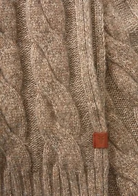 Women's Wide Cable Scarf