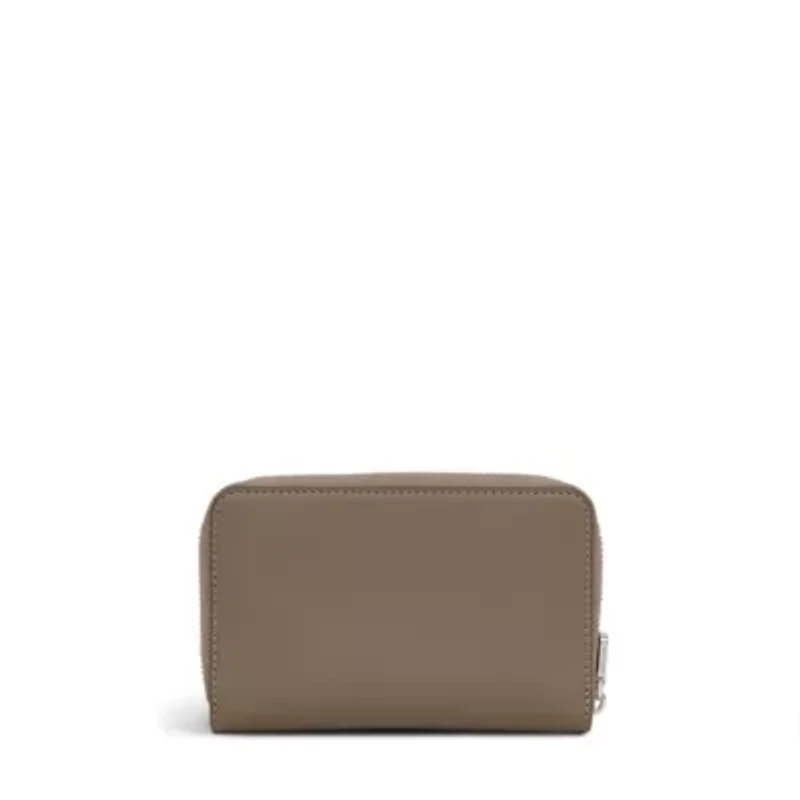Pockets medium Zip Around Wallet