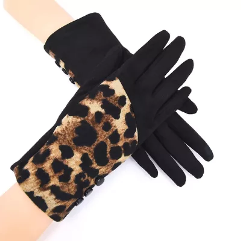 Warm Winter Gloves Featuring Leopard Print