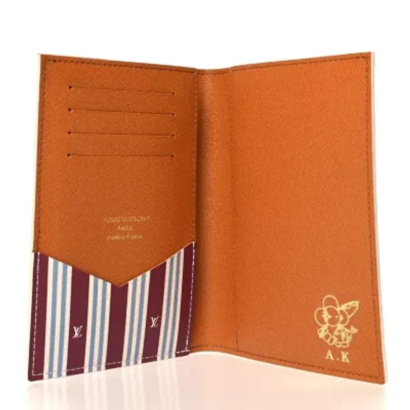 Louis Vuitton Monogram Heritage Passport Cover Off White -FINAL SALE NO RETURNS