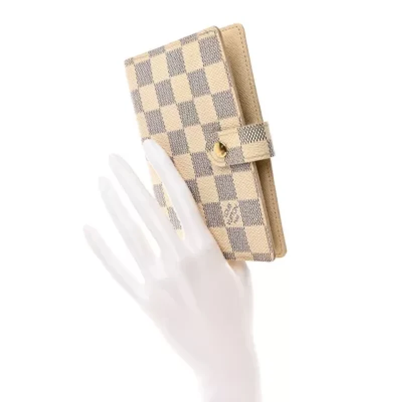 Louis Vuitton Agenda -FINAL SALE NO RETURNS