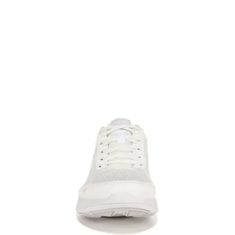 Devotion Plus 3 Walking Sneaker