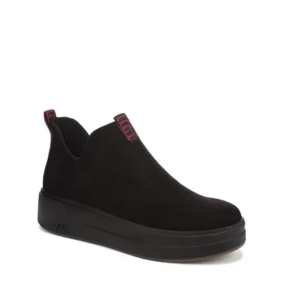 Vivie Ankle Bootie