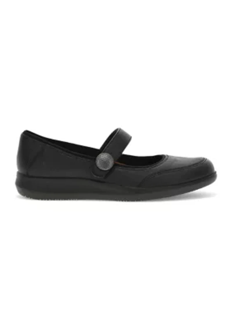 Baretraps Joesie Mary Jane Flat