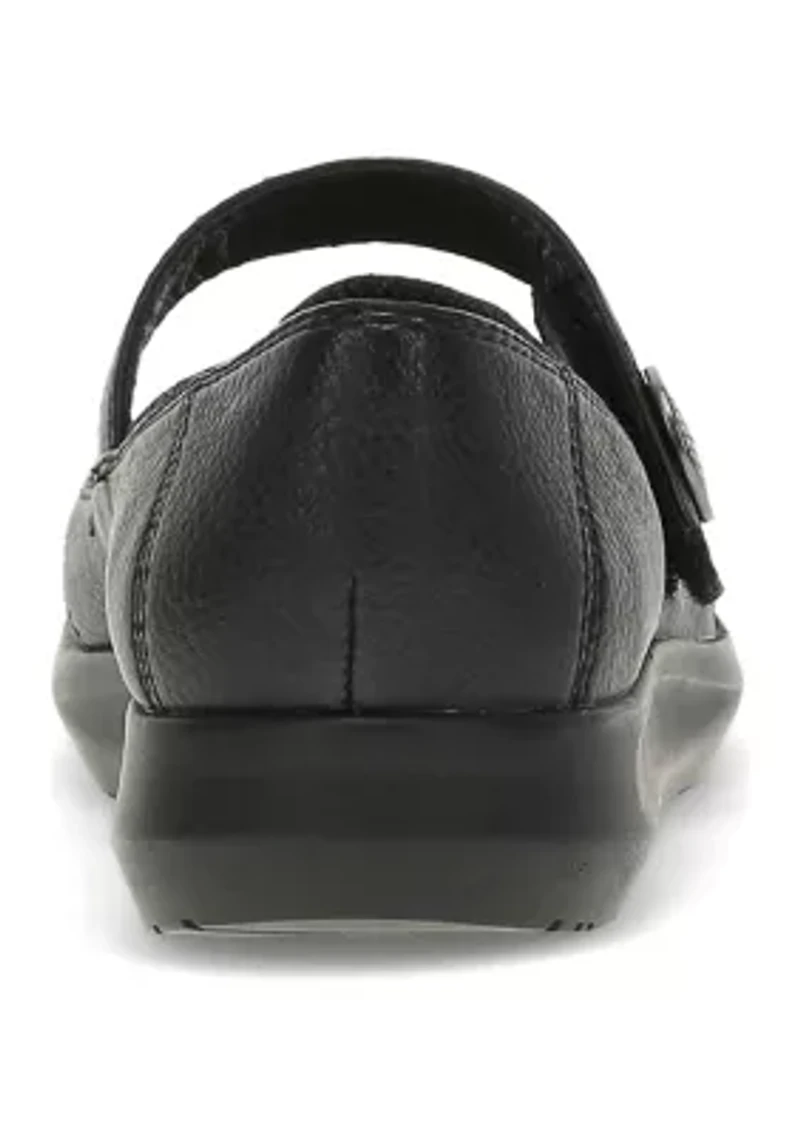 Baretraps Joesie Mary Jane Flat