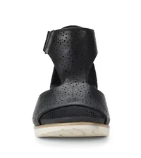 Samira Sandal