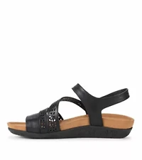 Jinna Sandal