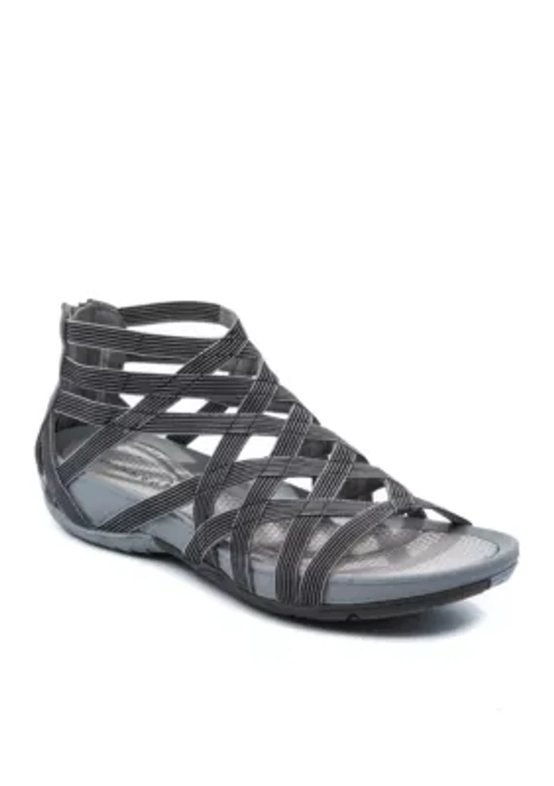 Samina Sandal