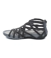 Samina Sandal