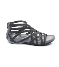 Samina Sandal