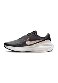 Women's Revolution 8 Sneakers