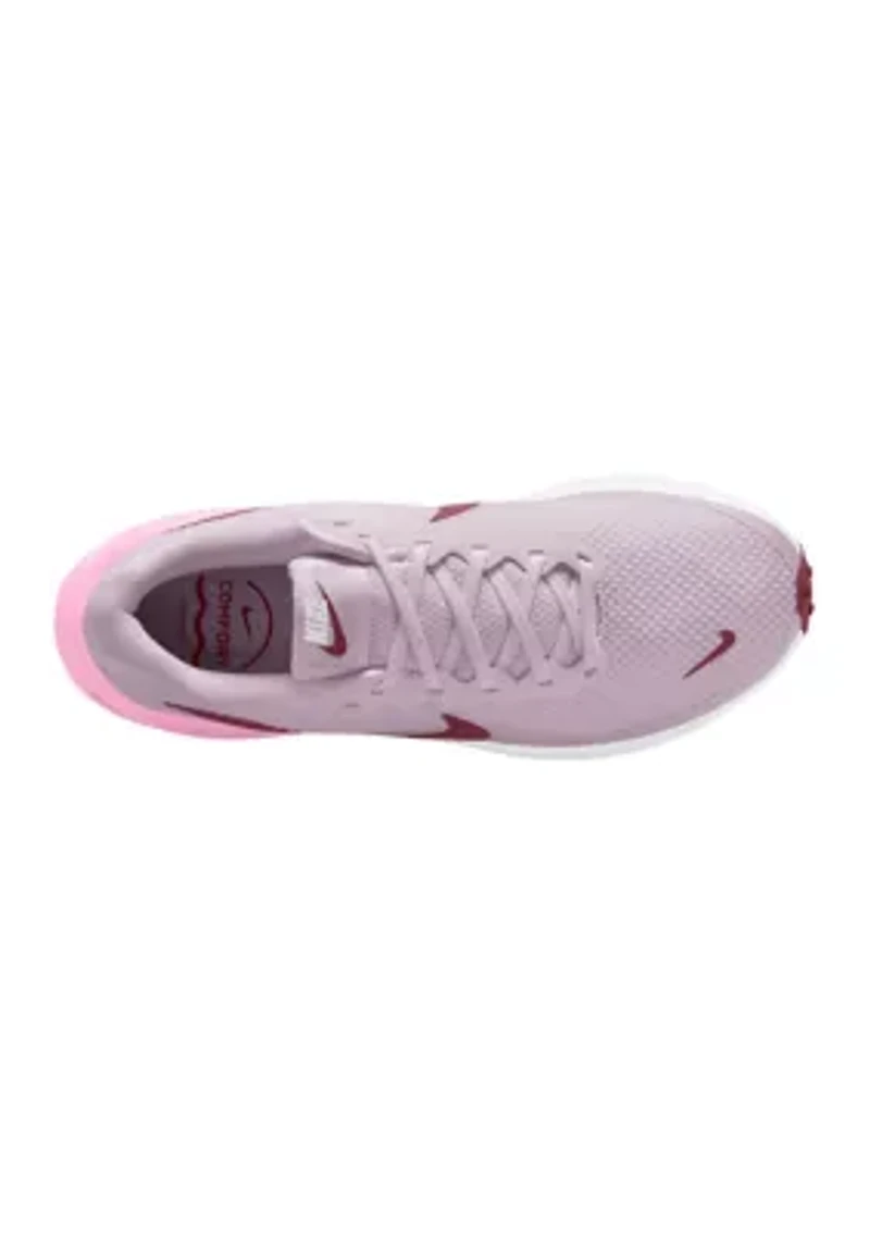 Women's Revolution 8 Sneakers
