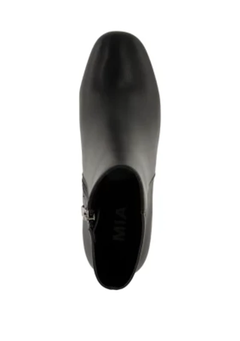 Carla Boots