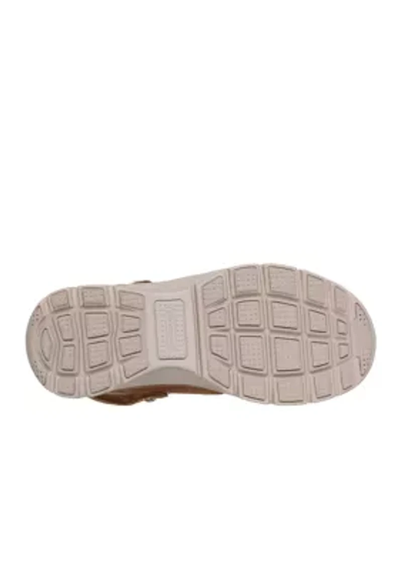 Easy Going Clogs - Distinctive Charm