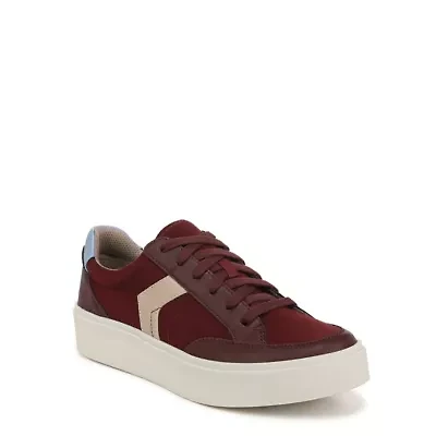 Madison Lace Up