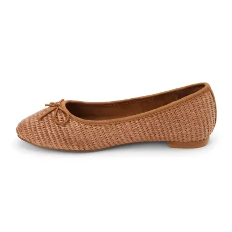 Vegan classic ballet flat.