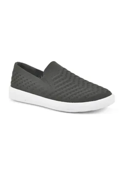 Courage Slip-on Sneaker