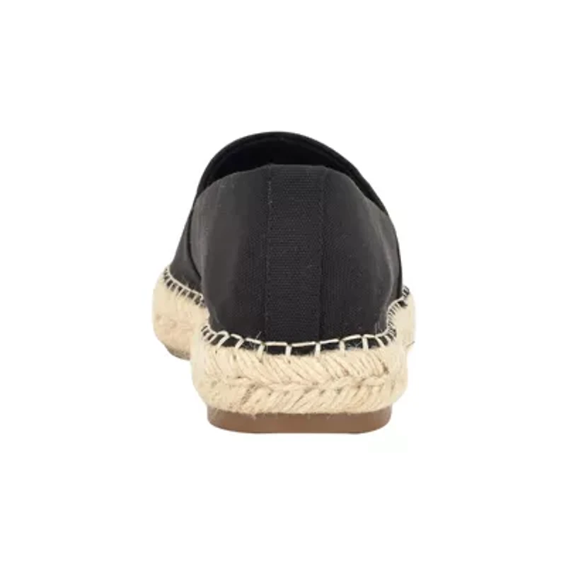 Peanni Flat Espadrille Closed Toe Shoes