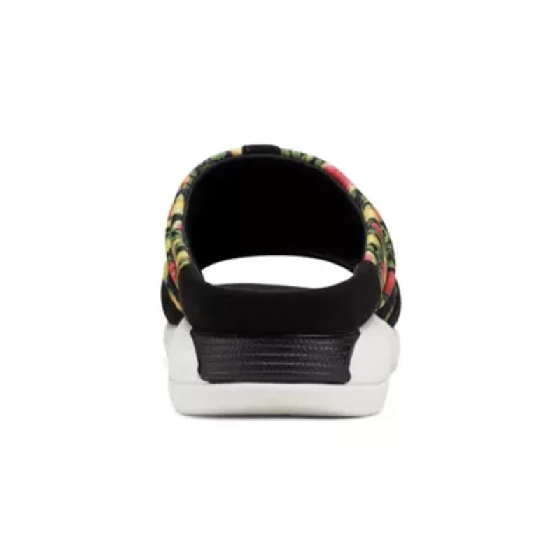 Traciee Flat Sandals